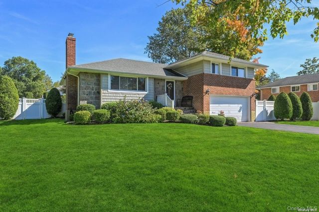 41 Eaton Road, Syosset, NY 11791