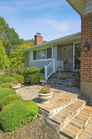 41 Eaton Road, Syosset, NY 11791