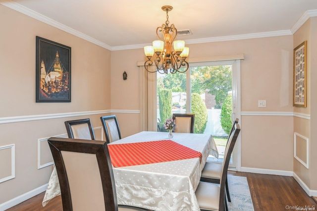 41 Eaton Road, Syosset, NY 11791