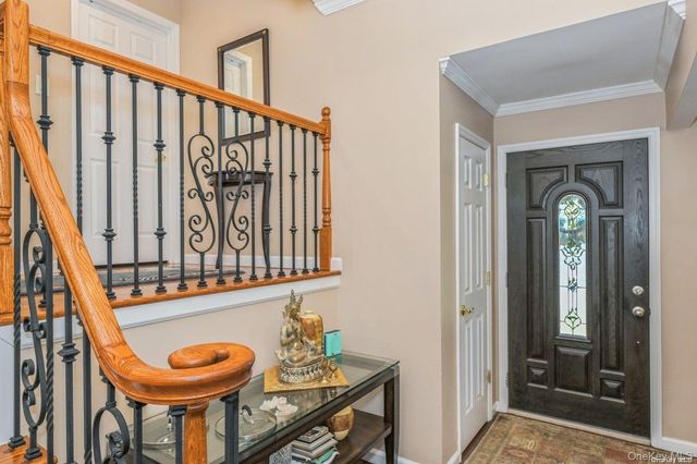 41 Eaton Road, Syosset, NY 11791