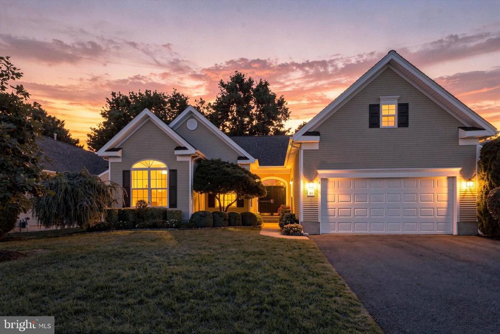 33 BARBARY LN, COLUMBUS, NJ 08022 — exterior