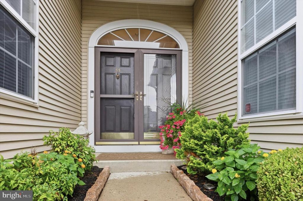 33 BARBARY LN, COLUMBUS, NJ 08022 — photo 4