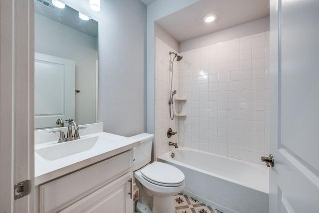 7228 Merlot Place, Grand Prairie, TX 75054