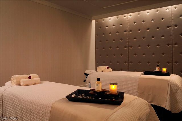 2000 North Fashion Show Drive 3717, Las Vegas, NV 89109