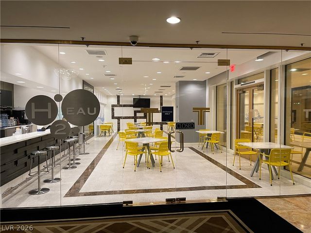 2000 North Fashion Show Drive 3717, Las Vegas, NV 89109