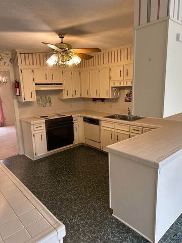 108 Dogwood Drive, Perry, GA 31069