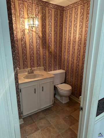 108 Dogwood Drive, Perry, GA 31069