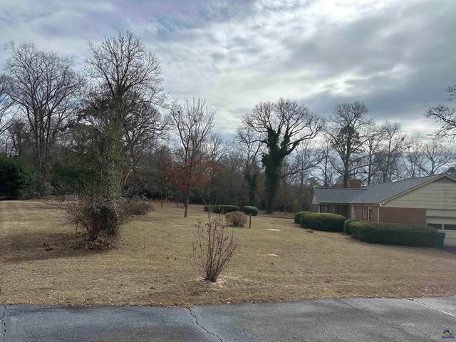 108 Dogwood Drive, Perry, GA 31069