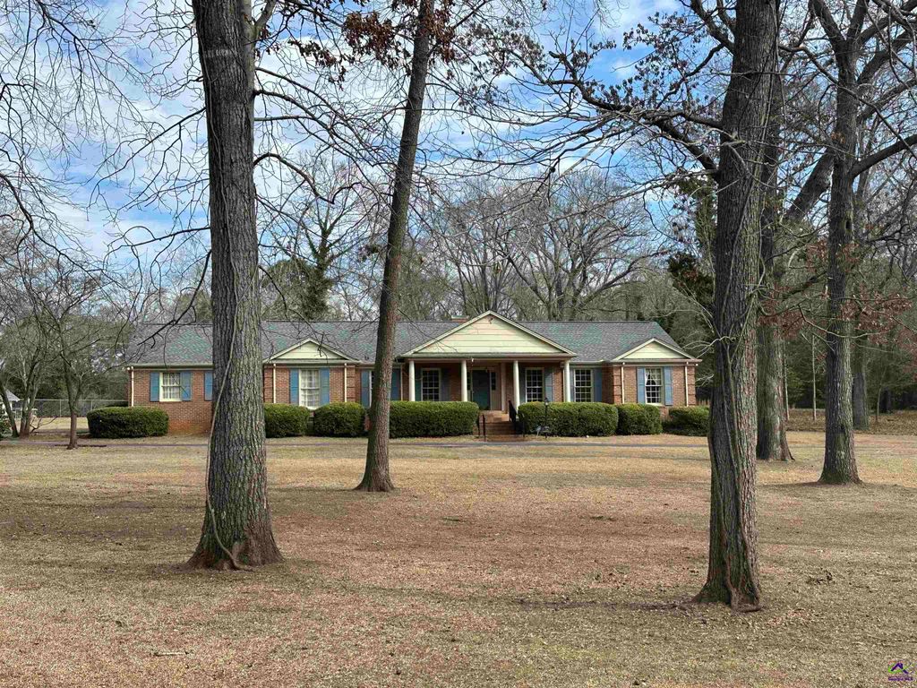 108 Dogwood Drive, Perry, GA 31069