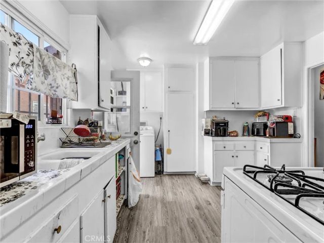 4616 6th Avenue, Los Angeles, CA 90043