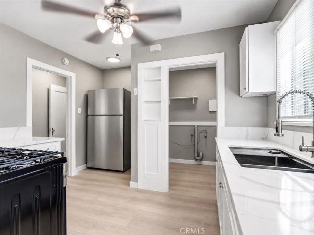 4616 6th Avenue, Los Angeles, CA 90043