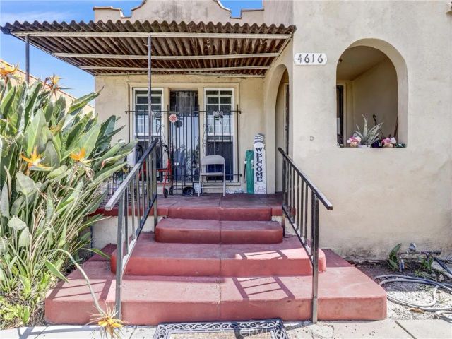 4616 6th Avenue, Los Angeles, CA 90043