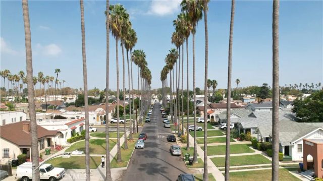 4616 6th Avenue, Los Angeles, CA 90043