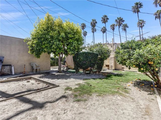 4616 6th Avenue, Los Angeles, CA 90043