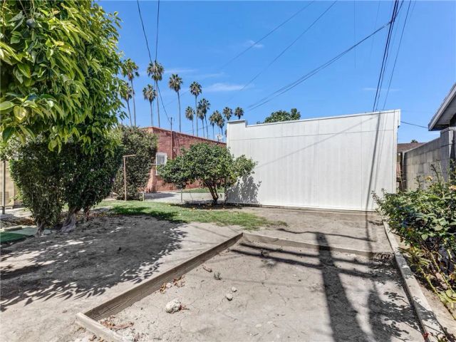4616 6th Avenue, Los Angeles, CA 90043