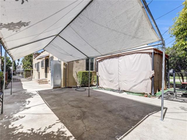 4616 6th Avenue, Los Angeles, CA 90043