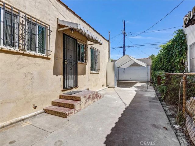 4616 6th Avenue, Los Angeles, CA 90043
