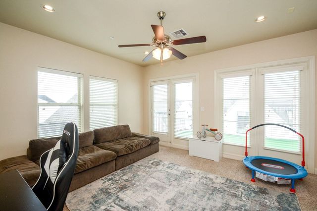 2017 Fannin Station, Houston, TX 77045