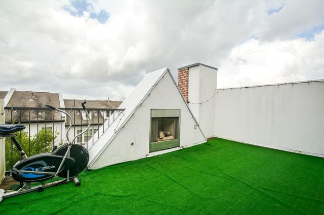 2017 Fannin Station, Houston, TX 77045