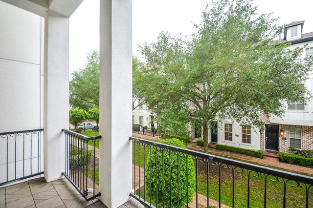 2017 Fannin Station, Houston, TX 77045