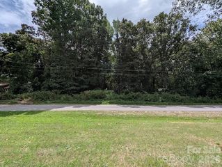 4824 Salisbury Street, Hickory, NC 28601