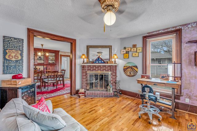 703 New York, Holton, KS 66436