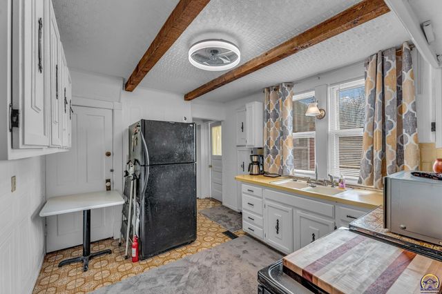 703 New York, Holton, KS 66436