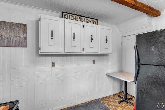 703 New York, Holton, KS 66436