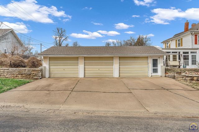 703 New York, Holton, KS 66436