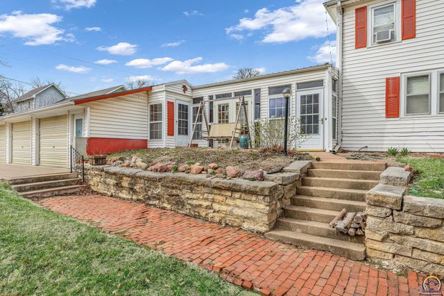 703 New York, Holton, KS 66436