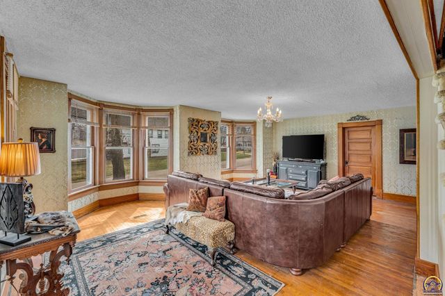 703 New York, Holton, KS 66436