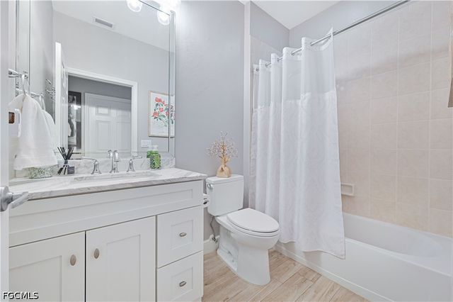 18900 Bay Woods Lake DR 203, Fort Myers, FL 33908
