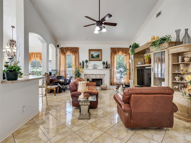 1922 Oakwood Court Drive, Baytown, TX 77521