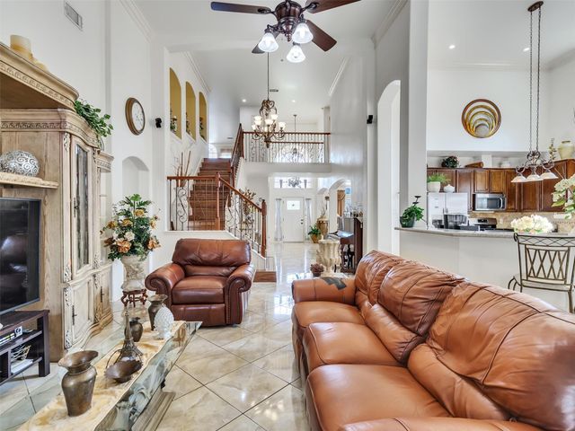 1922 Oakwood Court Drive, Baytown, TX 77521