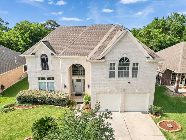 1922 Oakwood Court Drive, Baytown, TX 77521