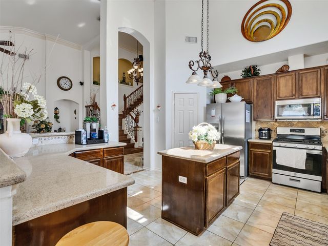 1922 Oakwood Court Drive, Baytown, TX 77521