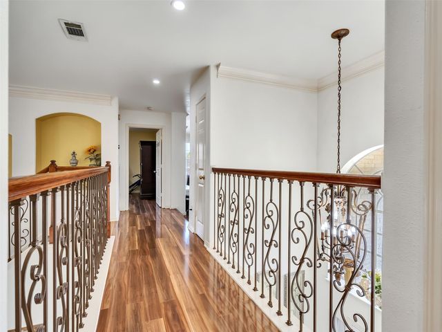 1922 Oakwood Court Drive, Baytown, TX 77521
