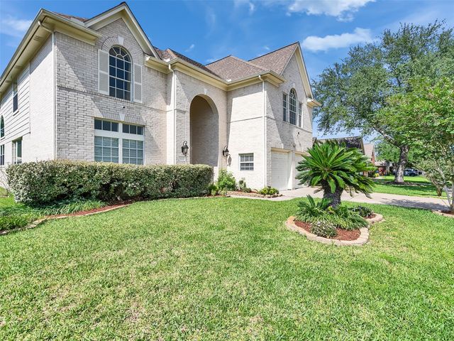1922 Oakwood Court Drive, Baytown, TX 77521
