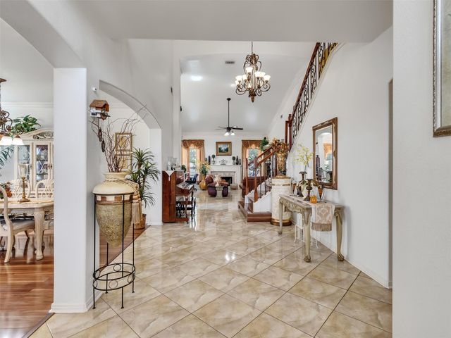 1922 Oakwood Court Drive, Baytown, TX 77521