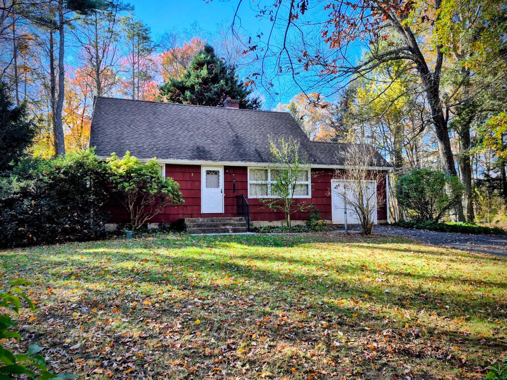 7 Knollwood Circle, Simsbury, CT 06070