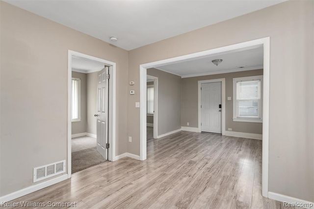 17638 Ivanhoe Street, Roseville, MI 48066