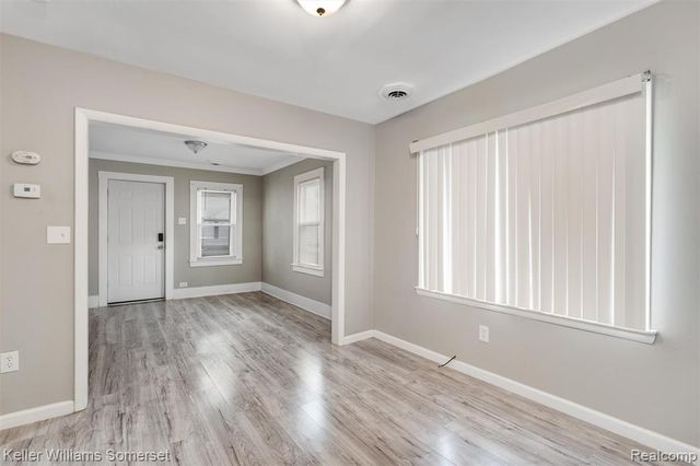 17638 Ivanhoe Street, Roseville, MI 48066