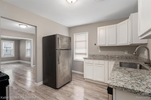 17638 Ivanhoe Street, Roseville, MI 48066