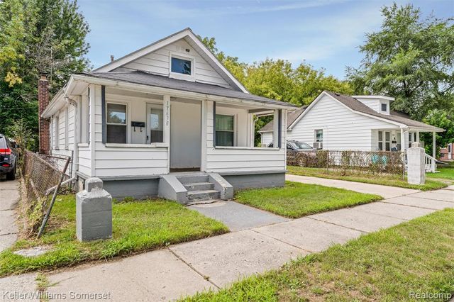 17638 Ivanhoe Street, Roseville, MI 48066