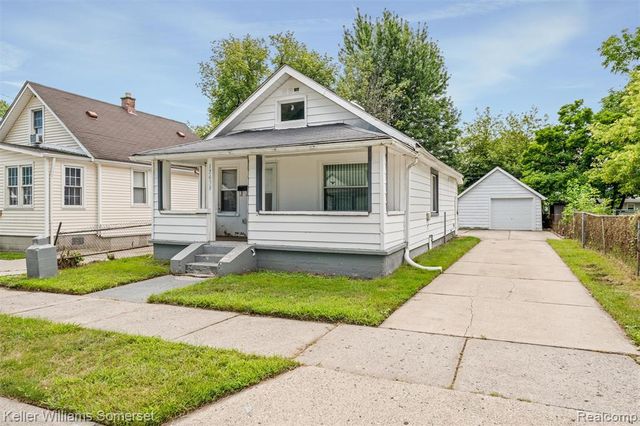 17638 Ivanhoe Street, Roseville, MI 48066