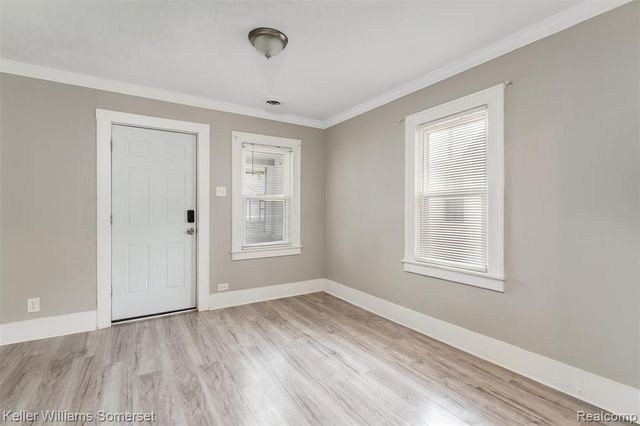17638 Ivanhoe Street, Roseville, MI 48066
