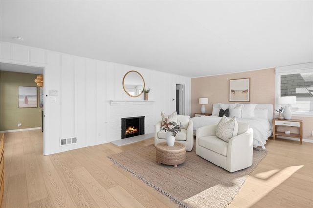 1411 E Bay, Newport Beach, CA 92661