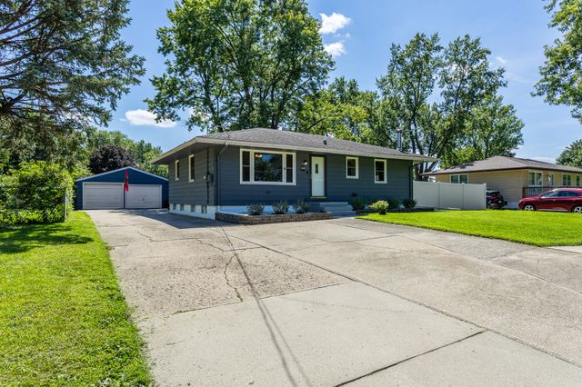 240 Bel Aire Drive, Waukee, IA 50263