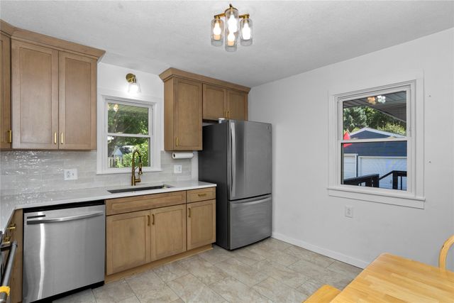 240 Bel Aire Drive, Waukee, IA 50263