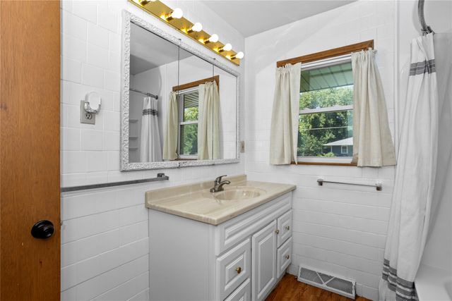 240 Bel Aire Drive, Waukee, IA 50263